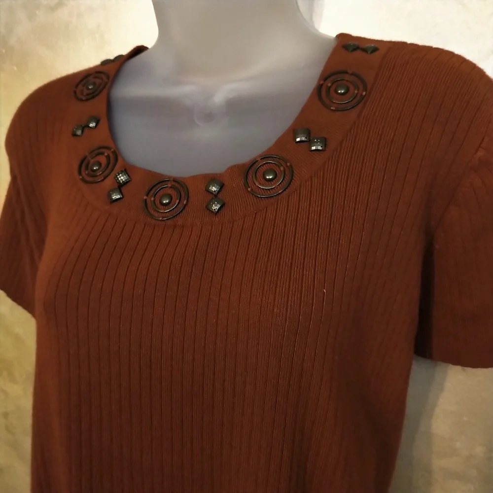 Light Sweater by RQT EUC 2X - Picture 2 of 5